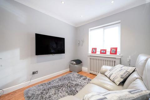 3 Ferndene, Bricket Wood, St Albans, AL2 3DX