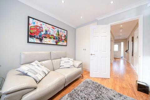 3 Ferndene, Bricket Wood, St Albans, AL2 3DX