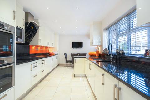 3 Ferndene, Bricket Wood, St Albans, AL2 3DX