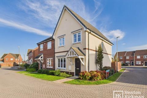 3 bedroom semi-detached house for sale, Maple Lane, Wickford