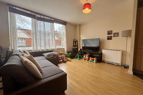 1 bedroom apartment for sale, Brook House, Fleet GU51