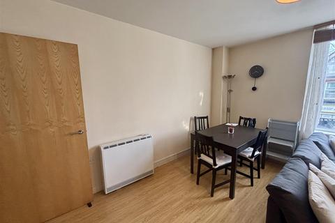 1 bedroom apartment for sale, Brook House, Fleet GU51