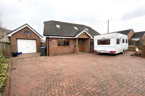 4 bedroom detached house for sale, 4 Yew Tree Close, Rochdale, OL11