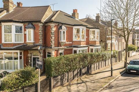 3 bedroom terraced house for sale, Wellington Gardens, London SE7