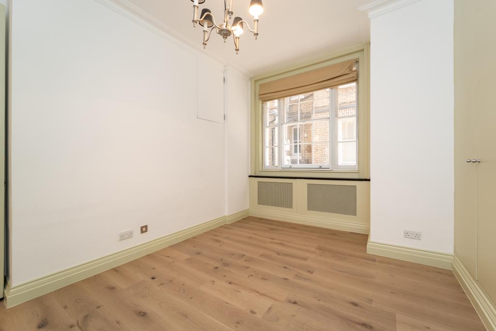 Master Bedroom (1)