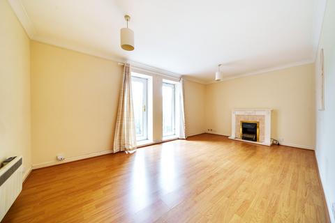 2 bedroom flat to rent, Kings Lodge, Pembroke Road, Ruislip, HA4