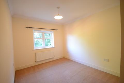 3 bedroom house to rent, Chineham Close, Elvetham Heath, Fleet, GU51