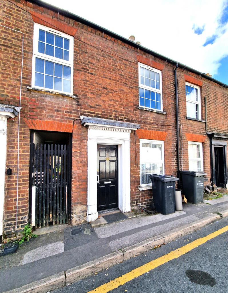 A vacant three bedroom terraced house available f