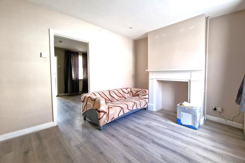 undefined, LUTON, LU1