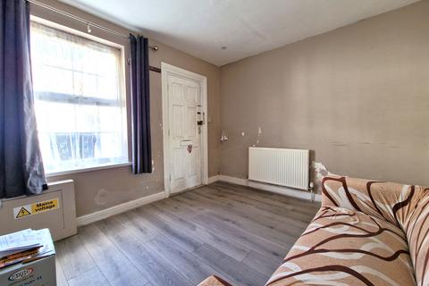 undefined, LUTON, LU1