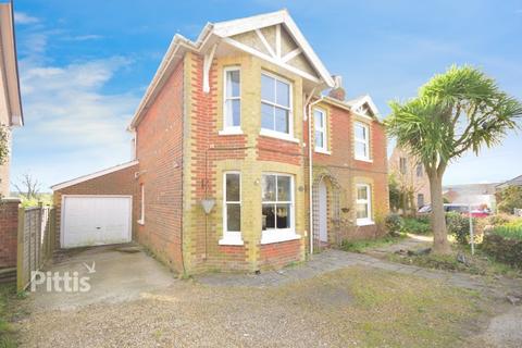 3 bedroom detached house to rent, Newport Road Niton PO38