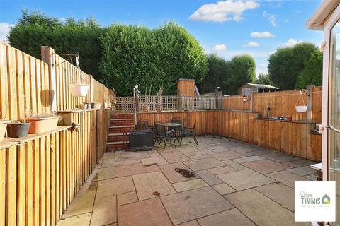 6 Beddow Way, Stoke-on-trent, ST6 6JE