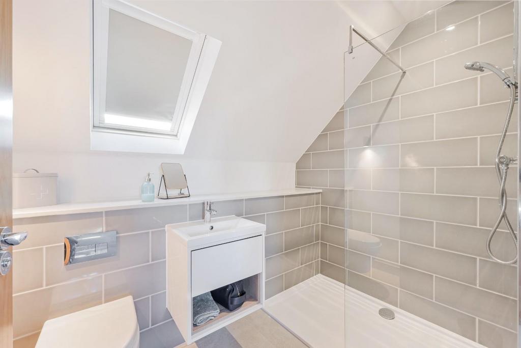 ST GILES CLOSE (18).jpg