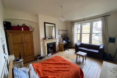 Flat to rent, Elder Avenue, London N8