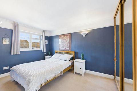 7 Beaver Close, Horsham, RH12 5GB
