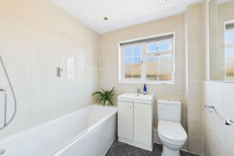 7 Beaver Close, Horsham, RH12 5GB