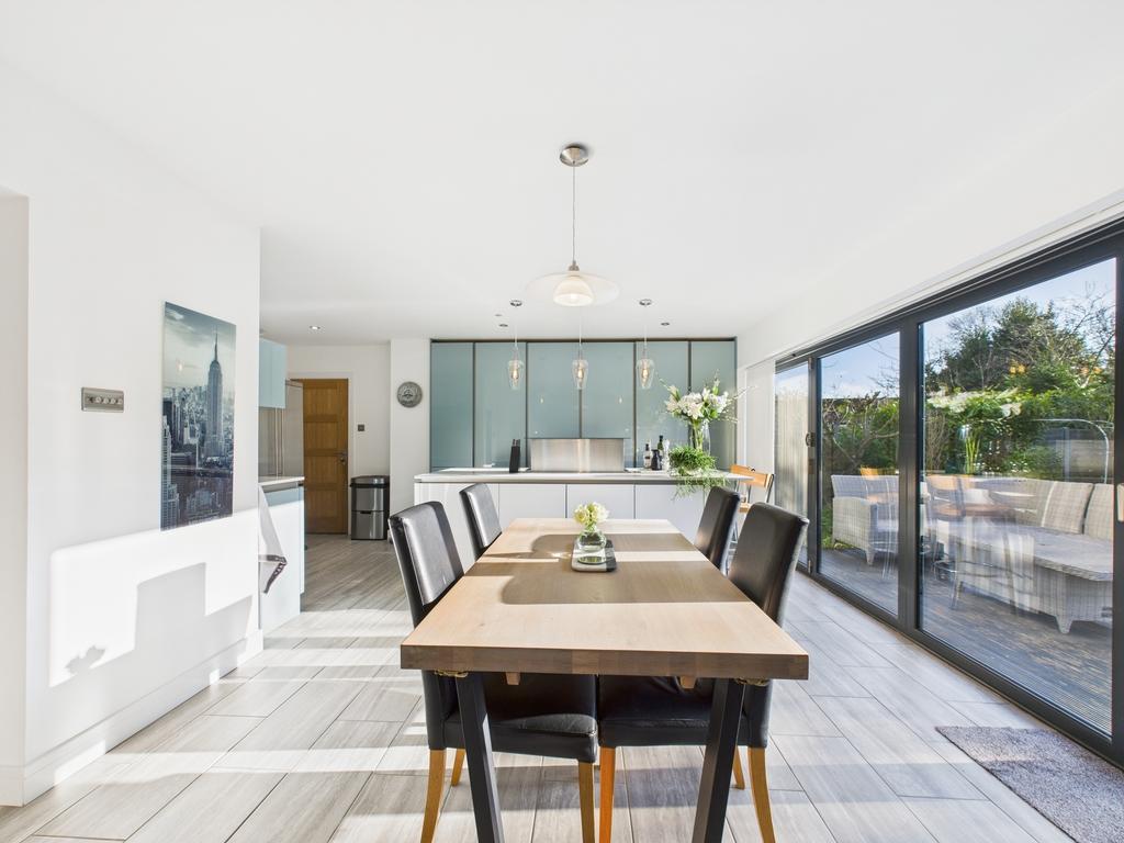 Kitchen Dining Area