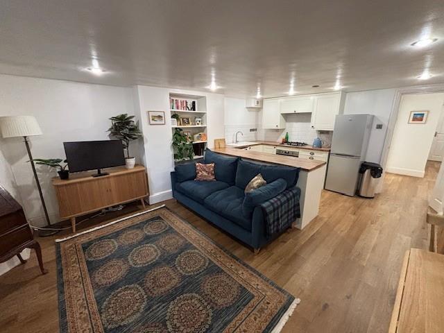 Lounge / Kitchen