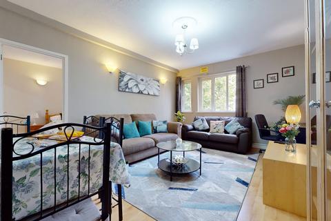 1 bedroom flat to rent, Leinster Gardens