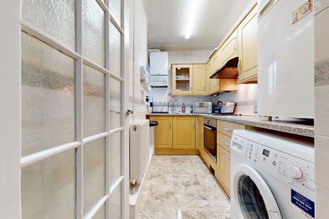 1 bedroom flat to rent, Leinster Gardens