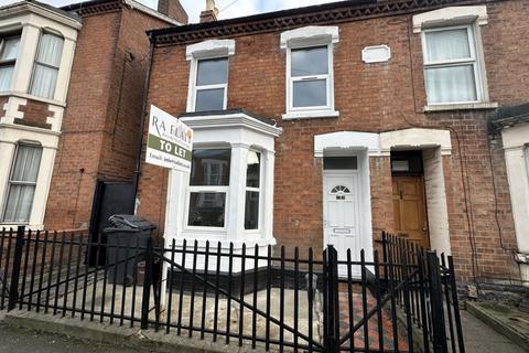 3 bedroom end of terrace house to rent, Derby Road, Gloucester GL1