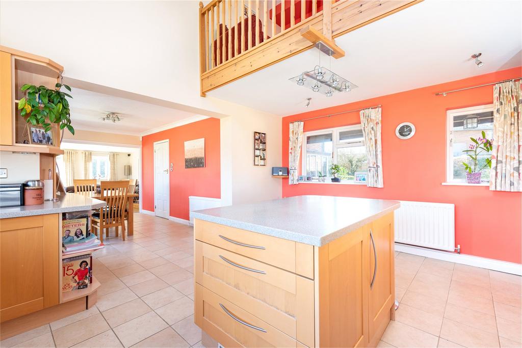 Kitchen/Breakfast Rm
