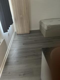 Studio to rent, 1250.00, Greater London, UB7