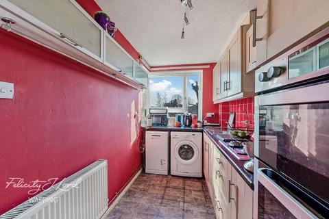 1 bedroom flat for sale, Commercial Road, London, E1