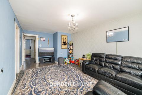 1 bedroom apartment for sale, Veronica Close, Romford, RM3
