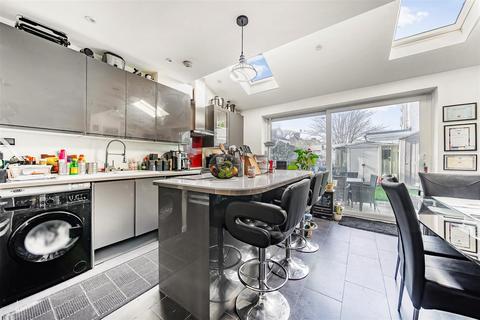 3 bedroom terraced house for sale, Woodside Green, London