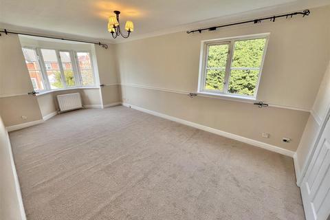 2 bedroom flat for sale, Summerfield Village Court, WILMSLOW