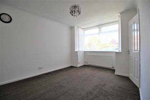 3 bedroom terraced house to rent, Bradwen Close, Manchester M34