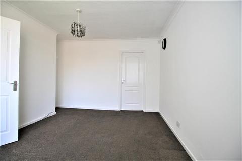 3 bedroom terraced house to rent, Bradwen Close, Manchester M34