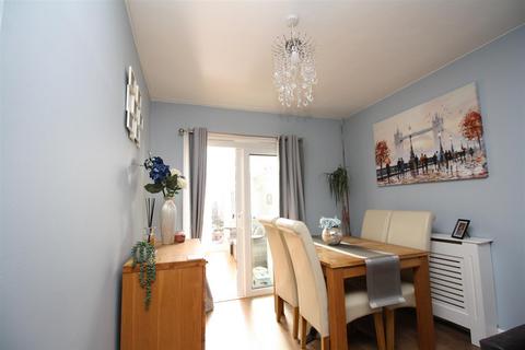 201 Buckingham Road, Bletchley, Milton Keynes, MK3 5JF