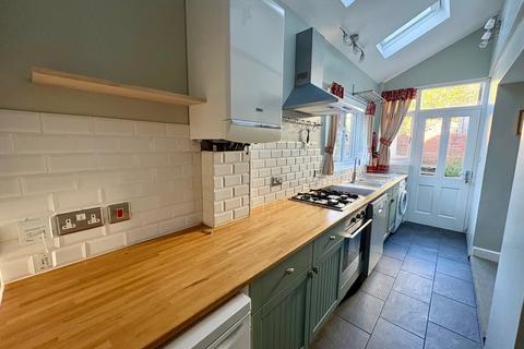 2 bedroom cottage for sale, Llangattock, Crickhowell, Powys.