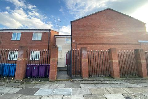 1 bedroom flat for sale, Kearsley Close, Walton, Liverpool, L4