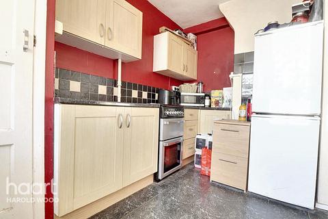 1 bedroom flat for sale, Sedgefield Close, Romford