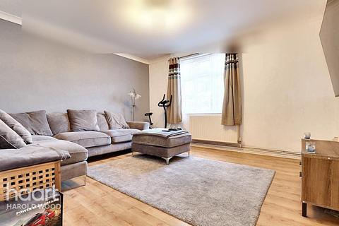 1 bedroom flat for sale, Sedgefield Close, Romford