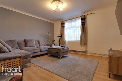 23 Sedgefield Close, Romford, RM3 9RP