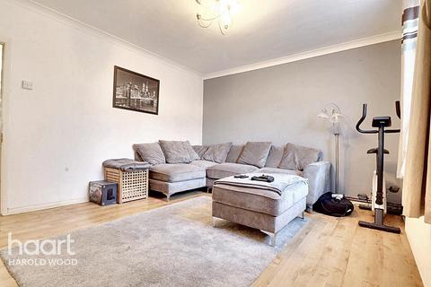 23 Sedgefield Close, Romford, RM3 9RP