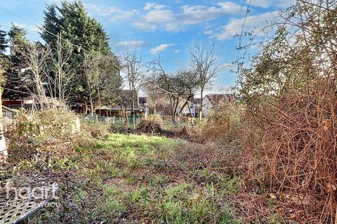 23 Sedgefield Close, Romford, RM3 9RP