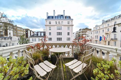 2 bedroom apartment to rent, Eaton Place, SW1X