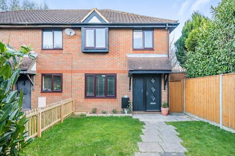 3 bedroom end of terrace house for sale, Bramley Walk, Surrey RH6