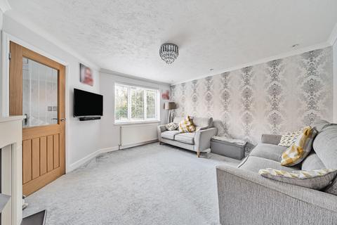 3 bedroom end of terrace house for sale, Bramley Walk, Surrey RH6