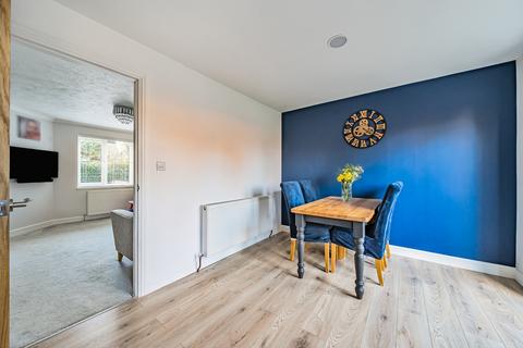 8 Bramley Walk, Horley, RH6 9GB