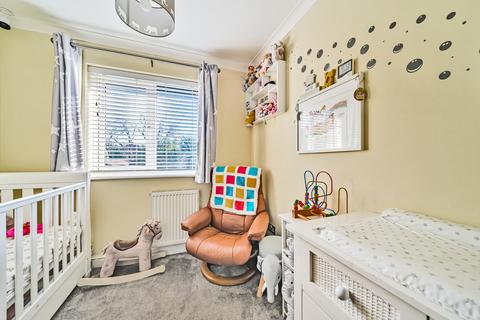 8 Bramley Walk, Horley, RH6 9GB