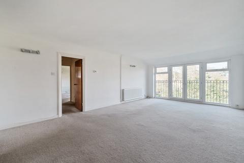 2 bedroom apartment for sale, Carshalton Lodge, 89 Oatlands Drive, Weybridge