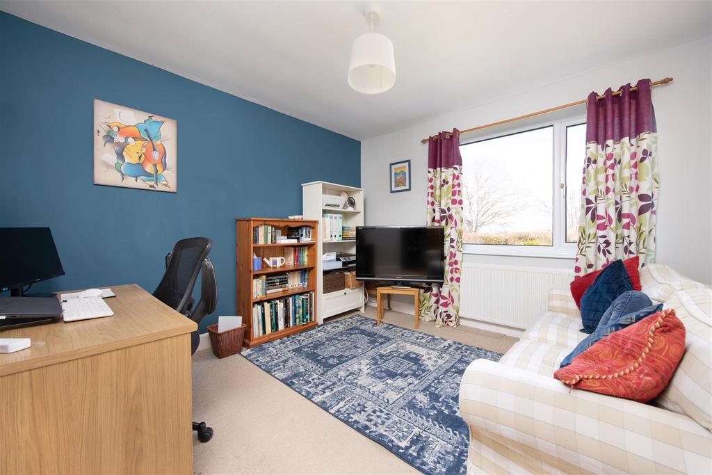 2 High Street Steeple Ashton BA14 6 EL (4 BED)(DRON