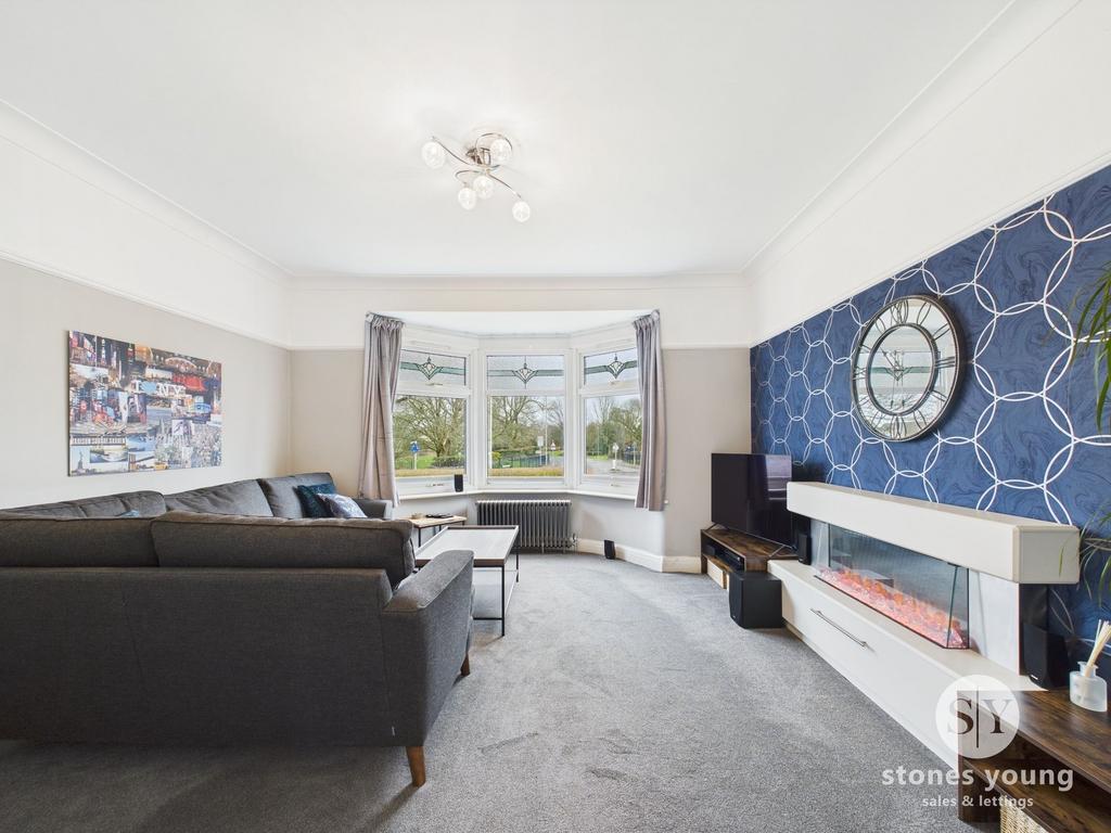Lounge/Bedroom Four