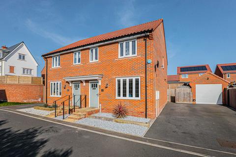 3 bedroom semi-detached house for sale, Nicholas Walk, Rayleigh, SS6